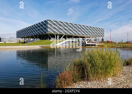 Opblazen verfrommeld Vegetatie Modernity, architecture, Adidas AG office building, World of Sports Arena,  Through sport we have the power to change lives, Herzogenaurach, Middle  Stock Photo - Alamy