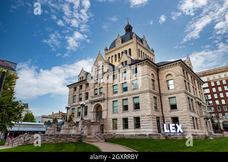 Lexington, KY - October 1, 2021: The Lexington Visitors Center is located in the historic Courthouse Square in Downtown Lexington. Stock Photo