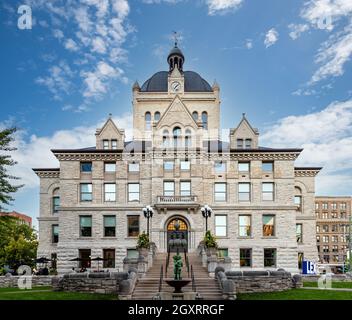 Lexington, KY - October 1, 2021: The Lexington Visitors Center is located in the historic Courthouse Square in Downtown Lexington. Stock Photo