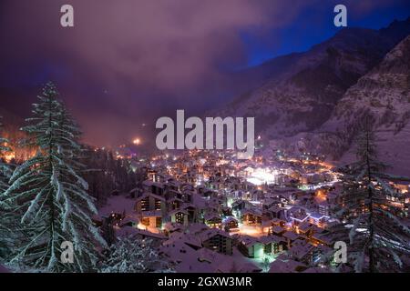 aerial view on zermatt valley and matterhorn peak at dusk with fresh snow in  switzerland Stock Photo