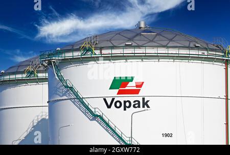 port of rotterdam  / netherlands - 2021-09-02:  welplaatweg - vopak tank terminal botlek  --  [credit: joachim affeldt - larger format available upon Stock Photo