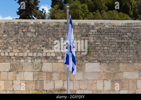 jerusalem-israel. 14-09-2021. The Israeli flag against the background of the Western Wall in Jerusalem Stock Photo