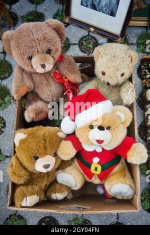 Cute teddy bears on old wood background with copy space Stock Photo - Alamy