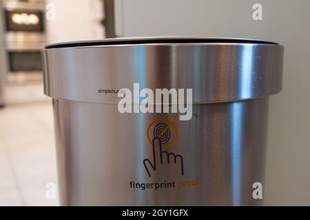 United States. 15th Sep, 2021. Simplehuman kitchen trash can, Lafayette, California, September 15, 2021. (Photo by Smith Collection/Gado/Sipa USA) Credit: Sipa USA/Alamy Live News Stock Photo