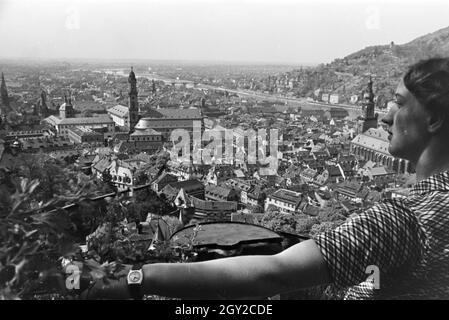 Ein Ausflug nach Heidelberg, Deutsches Reich 1930er Jahre. An excursion to Heidelberg; Germany 1930s. Stock Photo