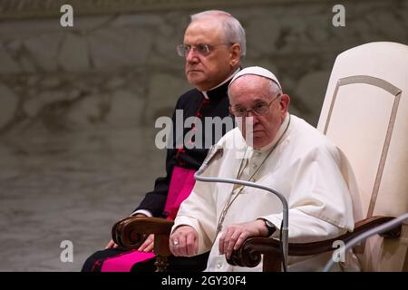 Vatican, Vatican. 06th Oct, 2021. Pope Francis arrives at the Paul VI ...