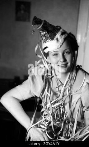 Die Prinzessin der Fastnacht in Mainz, Hildegard Kühne im Jahre 1938, zum hundertjährigen Jubiläum des Mainzer Carneval Verein (MCV). The princess of carnival in Mainz 1938, on the occasion of the 100th anniversary of the leading local carnival association. Stock Photo