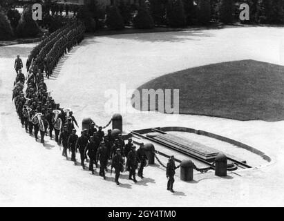 Signing of the armistice at Rethondes (1940 Stock Photo - Alamy