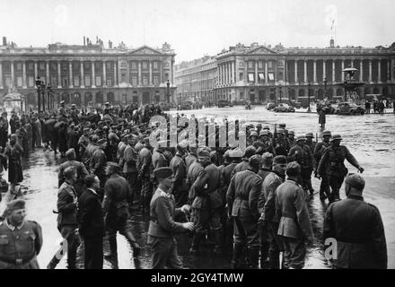 Parade of the Wehrmacht in Paris, 1940 Stock Photo - Alamy