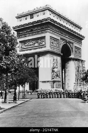 Wehrmacht at the Arc de Triomphe, 1940 Stock Photo - Alamy