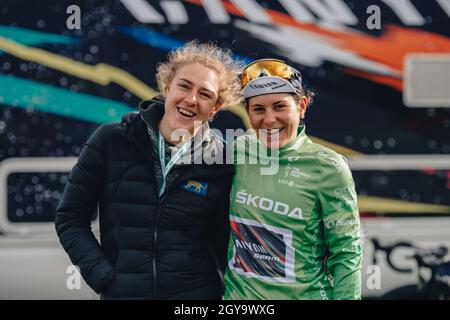 Walsall, UK. 5th October 2021, AJ Bell Womens Cycling Tour, Stage 2, Walsall to Walsall. Lizzie Banks with Elise Chabbey current QOM jersey holder. Credit: Action Plus Sports Images/Alamy Live News Stock Photo