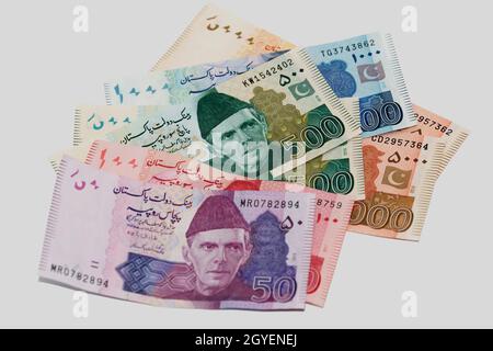 700 dollars deals in pakistani rupees