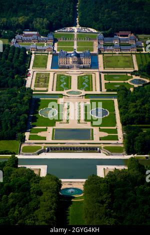Aerial view of the castle and gardens of Vaux le Vicomte near Paris and Melun in Seine et Marne, France - Classic palace built by Nicolas Fouquet Stock Photo