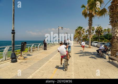 LEBANON, BEIRUT, DAR MREISSE, CORNICHE OF BEIRUT,  PARIS AVENUE Stock Photo