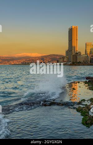 LEBANON, BEIRUT, DAR MREISSE, SEASIDE AT CORNICHE OF BEIRUT Stock Photo