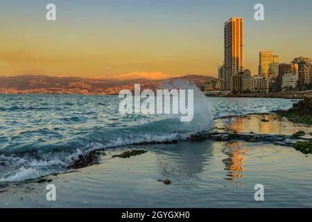 LEBANON, BEIRUT, DAR MREISSE, SEASIDE AT CORNICHE OF BEIRUT Stock Photo