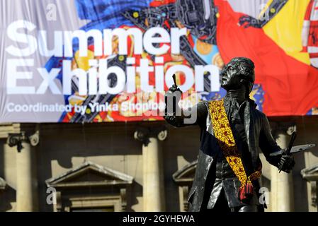 London, England, UK. Summer Exhibition at the Royal Academy (Oct. 2021) Statue of Sir Joshua Reynolds in the Courtyard Stock Photo