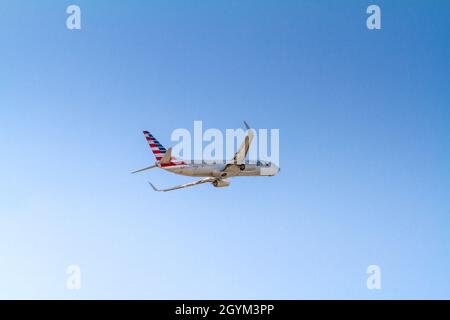 Santa Ana, CA, USA – August 12, 2021: American Airlines Boeing 737 aircraft is airborne as it departs John Wayne Airport in the Orange County city of Stock Photo