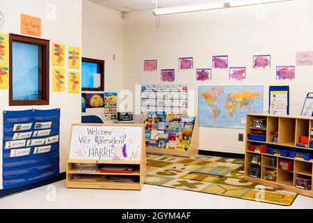 Little Falls, United States. 08th Oct, 2021. A sign welcoming U.S. Vice President Kamala in a classroom during her visit to the Ben Samuels Children's Center at Montclair State University in Little Falls, New Jersey, USA, 08 October 2021. Harris and Murphy also participated in a roundtable discussion about about federal investment in childcare. Credit: Sipa USA/Alamy Live News Stock Photo