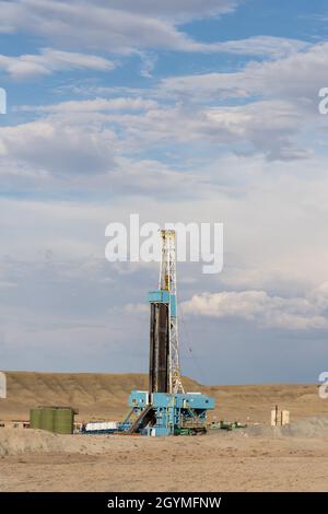 A 3000 hp top drive drilling rig drilling for oil in the Green River Desert in central Utah. Stock Photo