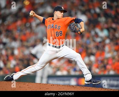 Houston Astros relief pitcher Phil Maton throws during the sixth