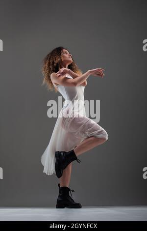 Framed Poster Ballet poses - PIXERS.US
