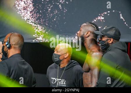 Las Vegas, USA. 08th Oct, 2021. LAS VEGAS, NV - OCTOBER 8: Deontay Wilder and his team bicker back and forth with Tyson Fury and his team during   the official weigh-ins at MGM Grand Garden Arena for Tyson Fury vs Deontay Wilder III - Weigh-ins on October 8, 2021 in Las Vegas, NV, United States. (Photo by Louis Grasse/PxImages) Credit: Px Images/Alamy Live News Stock Photo