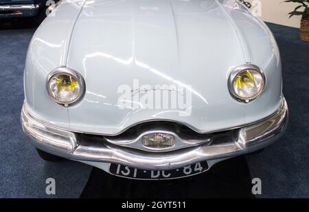 vintage-blue-1957-panhard-dyna