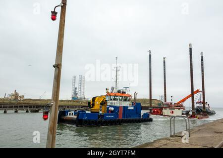 Great Yarmouth, Port entrance,WILLCHALLENGE ,Utility Vessel Stock Photo