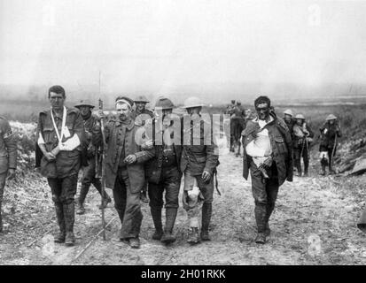 Soldiers return Stock Photo - Alamy