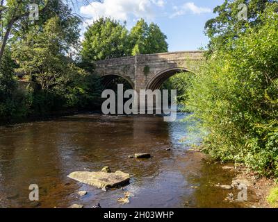 17th century Baslow Bridge in the Peak District National Park Stock ...