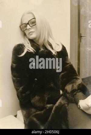 Photo Ancienne De Virna Lisi En France - Années 1960 - Vintage