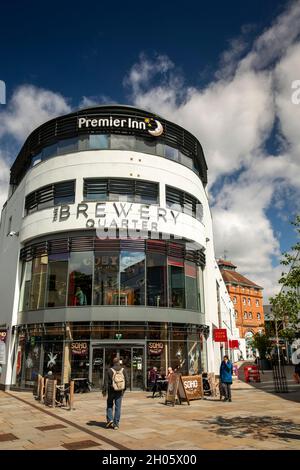 UK, Gloucestershire, Cheltenham, High Street, Brewery Quarter, entertainment area Stock Photo