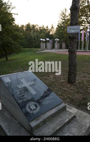 CROATIA, Pakrac, war aftermaths of the war between serbs and croatians 1991-95, memorial for killed croatian soldiers, stone with HOS symbol and fascist USTACHA Ustaša slogan Za Dom Spremni (ready for the home), HOS Hrvatske obrambene snage, a paramilitary troop Stock Photo