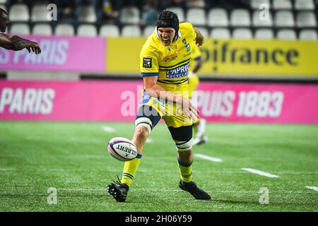 Paris, France, France. 10th Oct, 2021. Arthur ITURRIA of Clermont during the TOP 14 match between Stade Francais and ASM Clermont Auvergne at Stade Jean-Bouin on October 10, 2021 in Paris, France. (Credit Image: © Matthieu Mirville/ZUMA Press Wire) Stock Photo