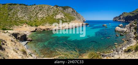 Cala Figuera panorama, between the rocky landscape of Cap Formentor, Maiorca Stock Photo