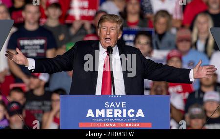 Des Moines, Iowa, USA. 09th Oct, 2021. Former US President DONALD TRUMP addresses the crowd with open arms, as he holds a Save America Rally at the Iowa State Fairgrounds.(Credit Image: © Brian Cahn/ZUMA Press Wire) Stock Photo