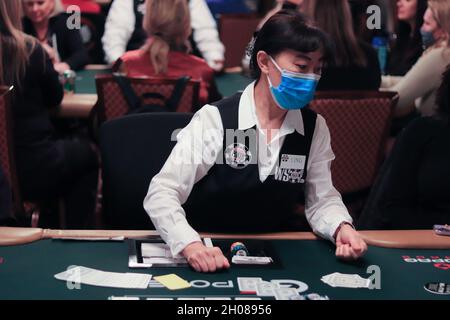 October 11, 2021: LAS VEGAS, NV - OCTOBER 11: Dealer woman during the event 22 of WSOP 2021 - World Series of Poker at RIO All-Suite Hotel & Casino on October 11, 2021 in Las Vegas, Nevada, United States. (Credit Image: © Diego Ribas/PX Imagens via ZUMA Press Wire) Stock Photo