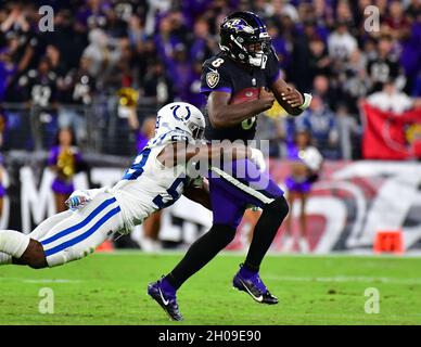 Indianapolis Colts linebacker Bobby Okereke (58) lines up for the snap  during an NFL football game against the Houston Texans on Sunday, September  11, 2022, in Houston. (AP Photo/Matt Patterson Stock Photo - Alamy