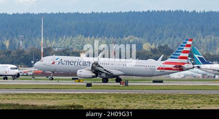 Richmond, British Columbia, Canada. 7th Oct, 2021. An American Airlines Airbus A321 jet (N167AN) takes off from Vancouver International Airport. (Credit Image: © Bayne Stanley/ZUMA Press Wire) Stock Photo