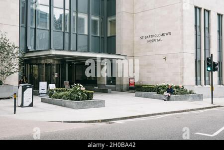 St. Bartholomew's Hospital, London. The entrance to the familiarly known Bart's, one of central London's key hospital and medical research centres. Stock Photo