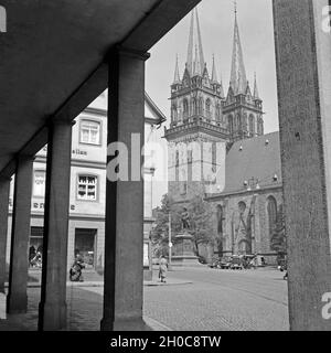 Die evangelische Kirche St. Martin in Kassel, Deutschland 1930er Jahre. Protestant St. Martin's church at Kassel, Germany 193s. Stock Photo