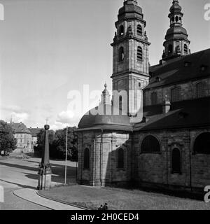 Blick auf den Dom St. Salvator in Fulda, Deutschland 1930er Jahre. View to Fulda cathedral, Germany 1930s. Stock Photo