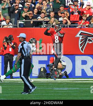 Atlanta Falcons cheerleaders during an NFL International Series game  against the New York Jets at Tottenham Hotspur Stadium, Sunday, Oct. 10,  2021, in Stock Photo - Alamy