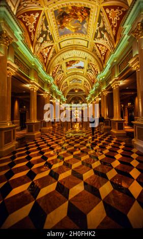 A casino floor in Las Vegas Stock Photo - Alamy