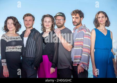 Cannes, France, 12 October 2021, JULIA STEMBERGER (actress), JANNIK SCHÜMANN (actor), DOMINIQUE DEVENPORT (actress), SVEN BOHSE (Director) and GIOVANNI FUNIATI (actor) at the photo call for SISI during MIPCOM 2021 - The World’s Entertainment Content Market and the 4rd Canneseries - International Series Festival © ifnm press / Alamy Live News Stock Photo