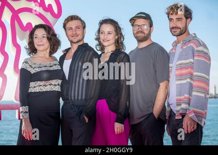 Cannes, France, 12 October 2021, JULIA STEMBERGER (actress), JANNIK SCHÜMANN (actor), DOMINIQUE DEVENPORT (actress), SVEN BOHSE (Director) and GIOVANNI FUNIATI (actor) at the photo call for SISI during MIPCOM 2021 - The World’s Entertainment Content Market and the 4rd Canneseries - International Series Festival © ifnm press / Alamy Live News Stock Photo