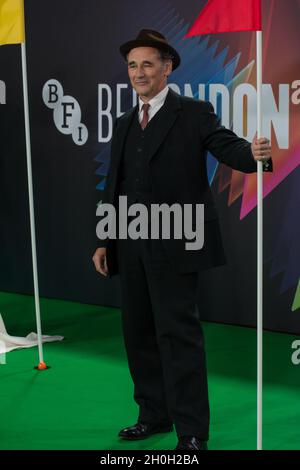 Mark Rylance arrives at The Phantom of the Open at BFI London Film Festival 2021, 12 October 2021 Southbank Centre, Royal Festival Hall, London, UK. Stock Photo
