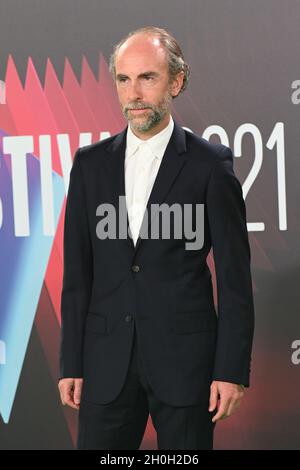 Tim Steed arrives at The Phantom of the Open at BFI London Film Festival 2021, 12 October 2021 Southbank Centre, Royal Festival Hall, London, UK. Stock Photo