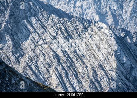 Interesting rock formation, stone layers form lines, Berchtesgaden Alps, Berchtesgadener Land, Upper Bavaria, Bavaria, Germany Stock Photo